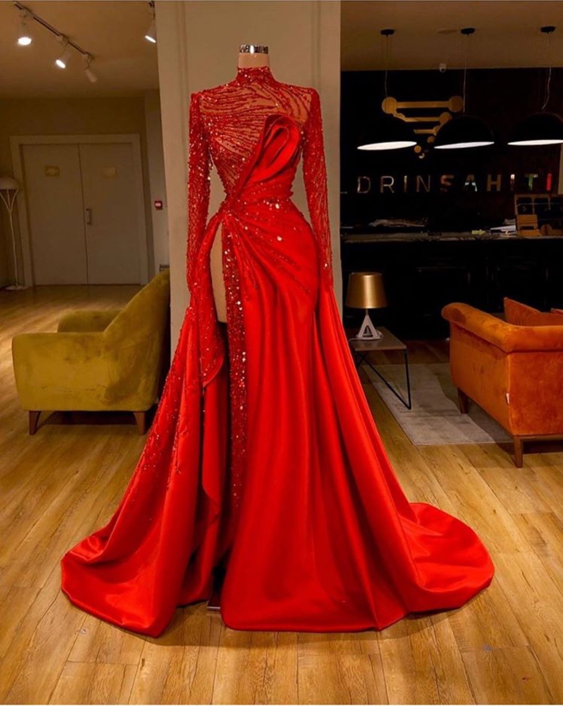 Red Gowns for Women on Their Wedding Day缩略图