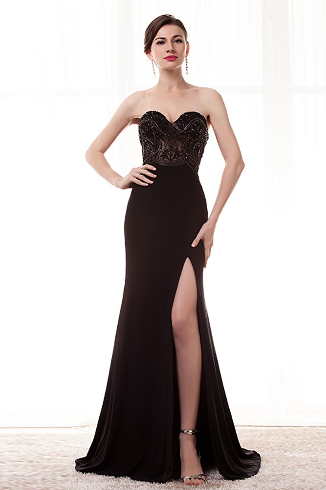 “Finding Your Perfect Fit: Who Should Wear a Black Prom Dress?插图3