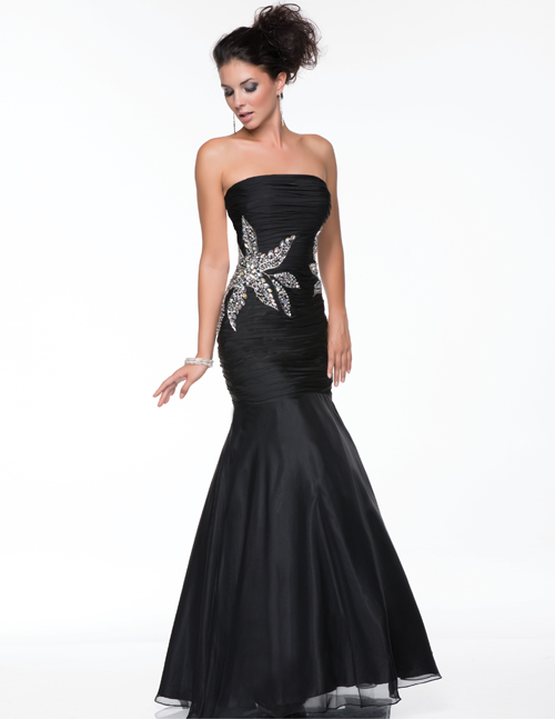 “Finding Your Perfect Fit: Who Should Wear a Black Prom Dress?插图1